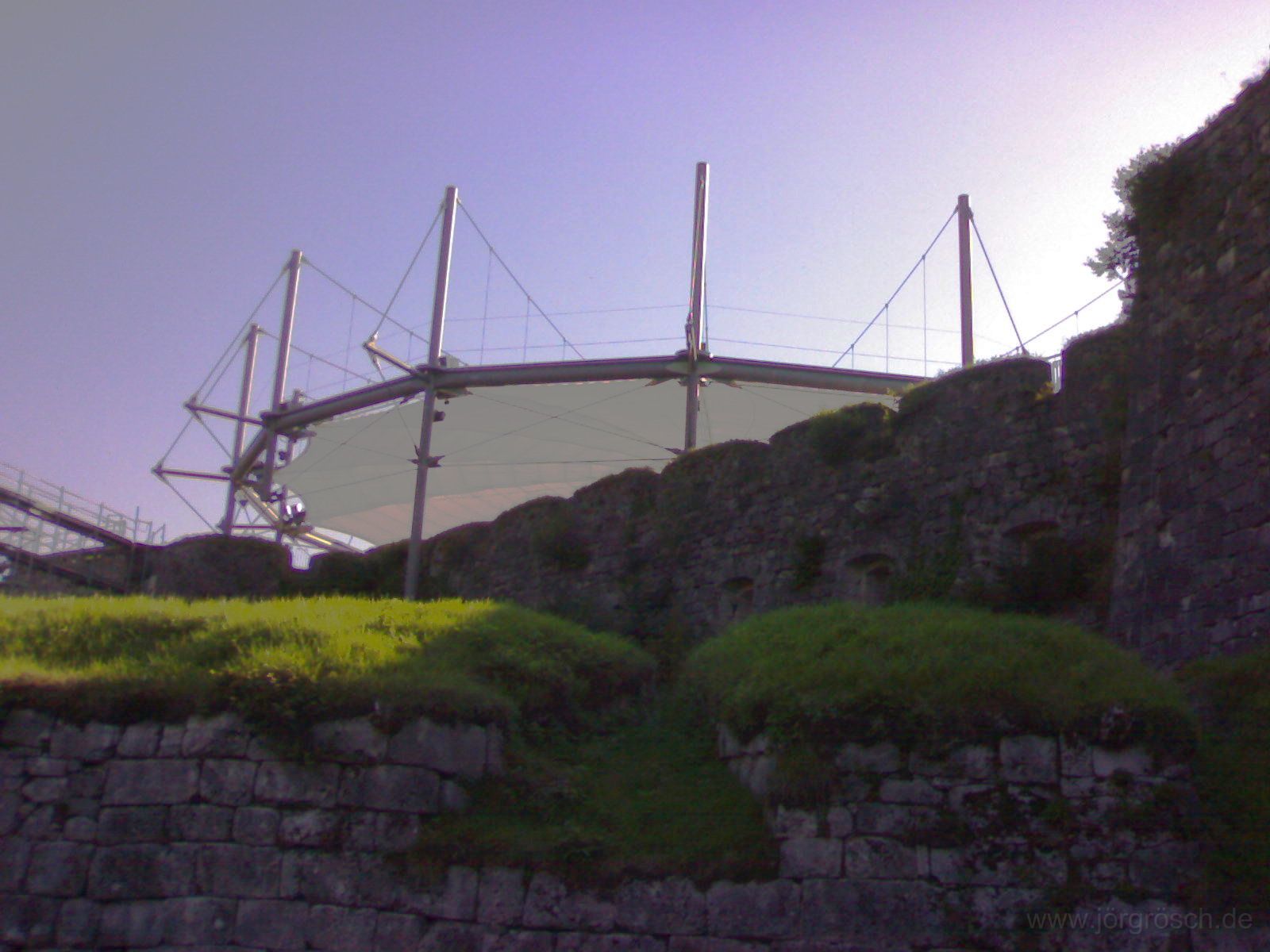 20060719 kufstein.jpg - Dach der Festspielbühne in Kufstein